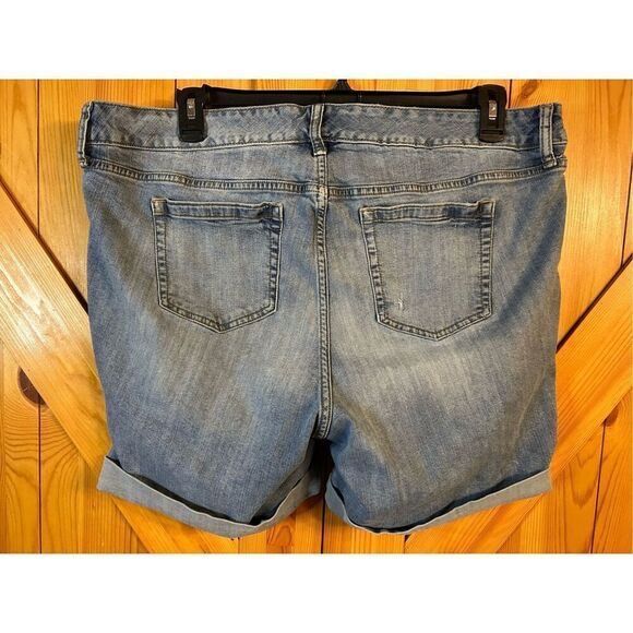 Torrid Denim Shorts Womans 20 Stretch Distressed (0876) - Picture 2 of 4